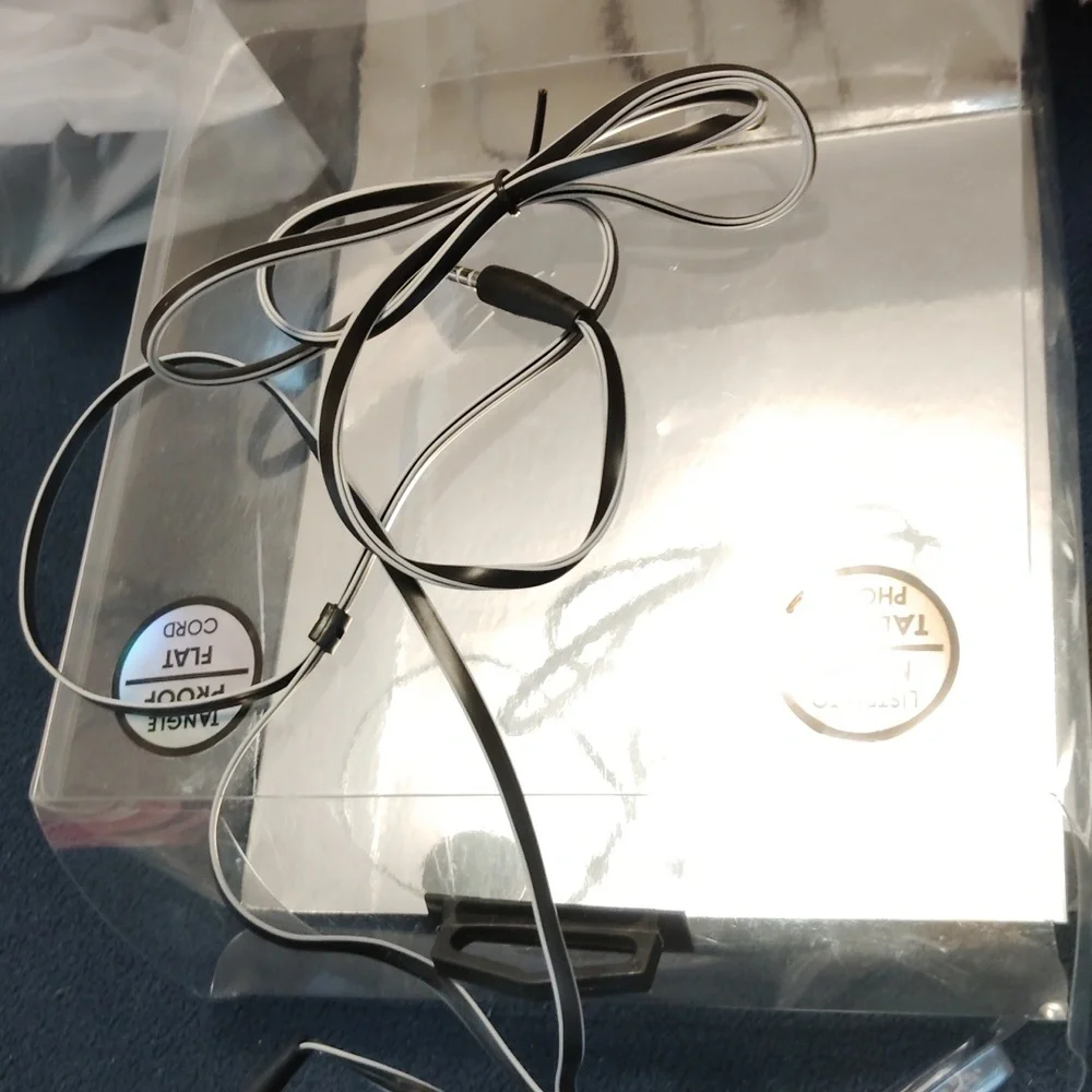 Platinum in line 🎤 microphone and stereo headphones